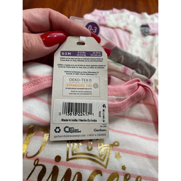 Gerber Princess Onesies and Sleep n Plays Size 0-3‎ Months, New - Picture 4 of 9